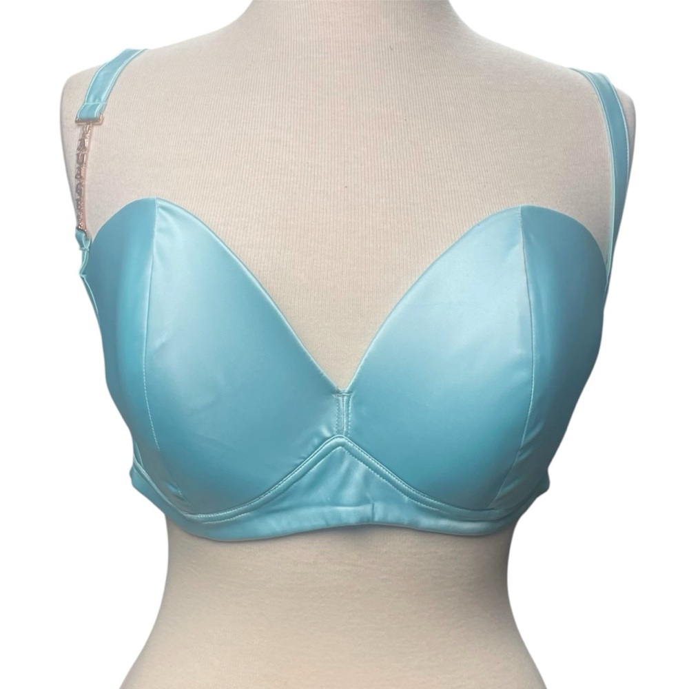 Savage X Fenty Bra Women’s Size 2X Light Blue Satin Gold Metal Logo Wireless NEW